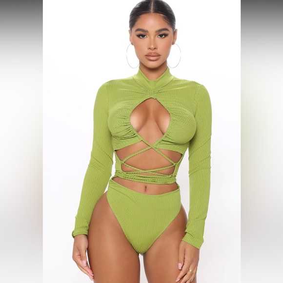 Flirt with my bodysuit - Picture 4 of 9